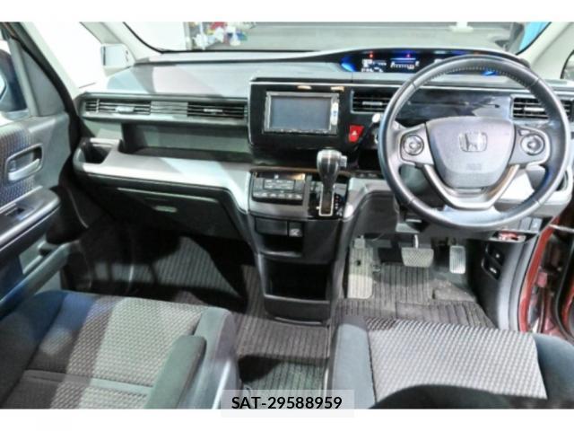 Honda e 2015-09 8650643-2