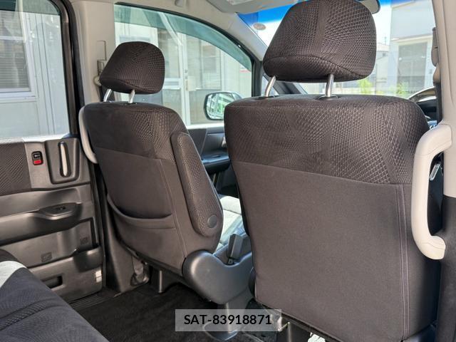 Honda e 2011-11 8653440-12