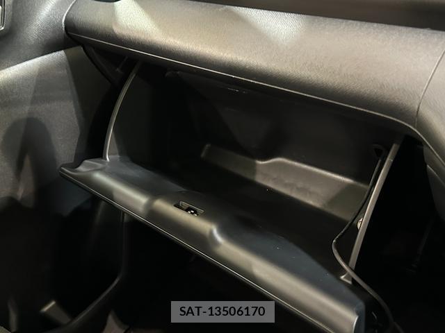 Honda e 2013-07 8653918-10