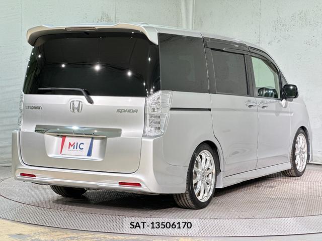 Honda e 2013-07 8653918-14