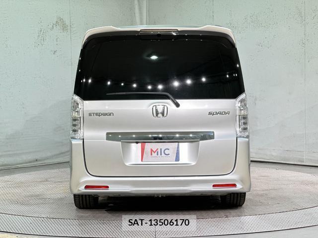 Honda e 2013-07 8653918-15