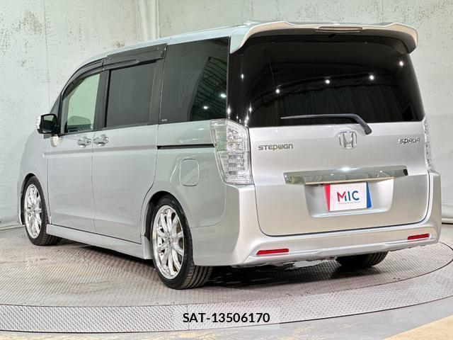 Honda e 2013-07 8653918-16