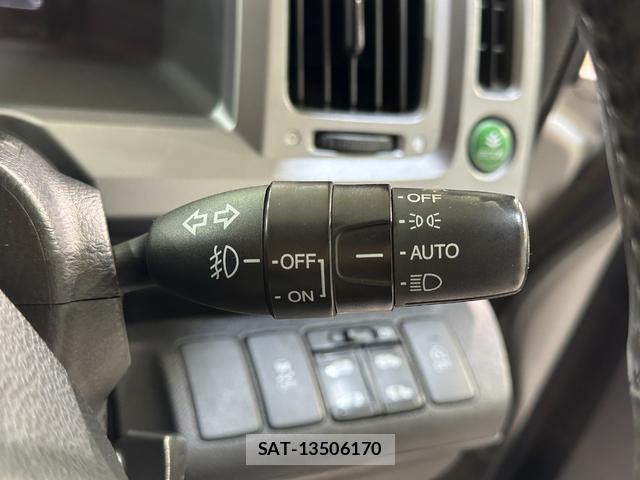 Honda e 2013-07 8653918-19