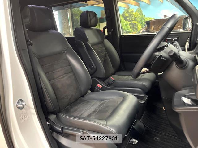 Honda e 2023-10 8647285-7