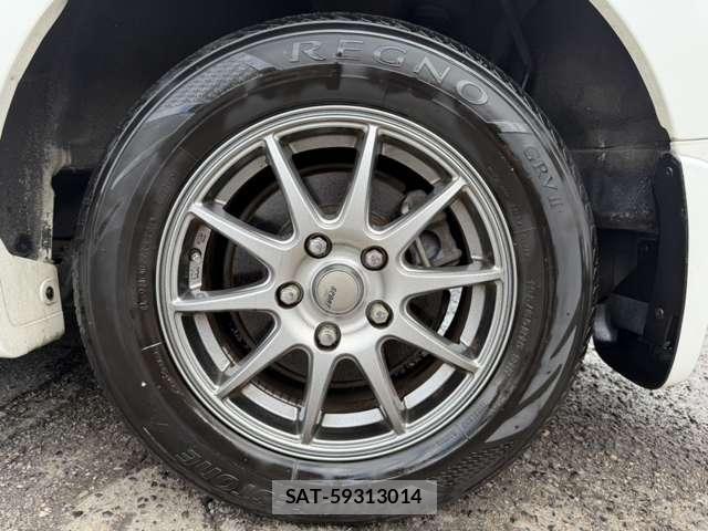 Honda e 2014-02 8647346-16