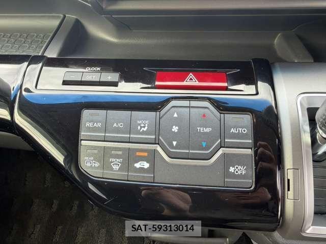 Honda e 2014-02 8647346-19