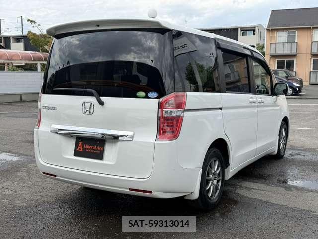 Honda e 2014-02 8647346-2