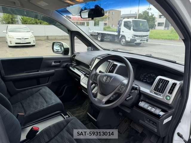 Honda e 2014-02 8647346-4