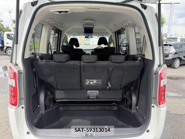 Honda e 2014-02 8647346-6