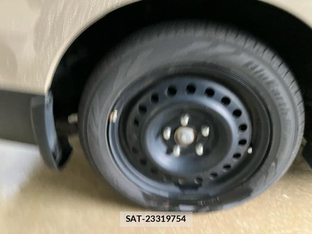 Honda e 2013-03 8648538-12