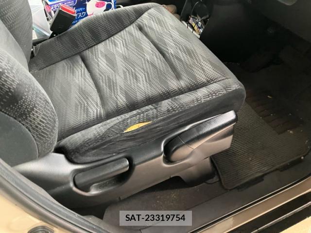 Honda e 2013-03 8648538-7