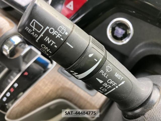 Honda e 2016-02 8648615-17