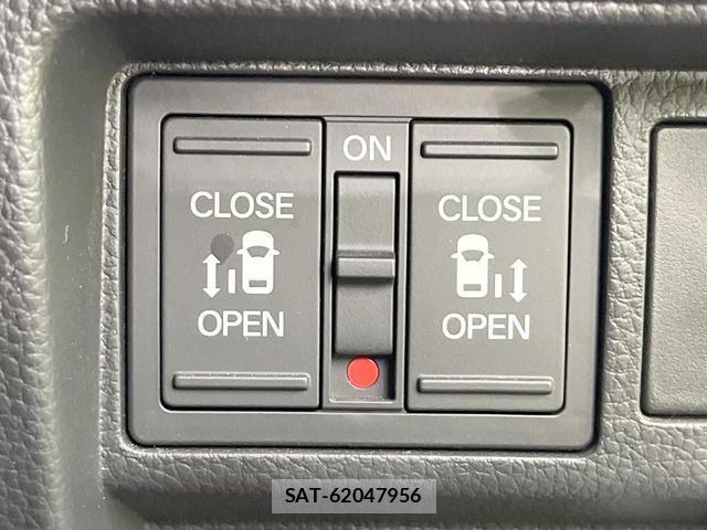 Honda e 2025-03 8648776-3