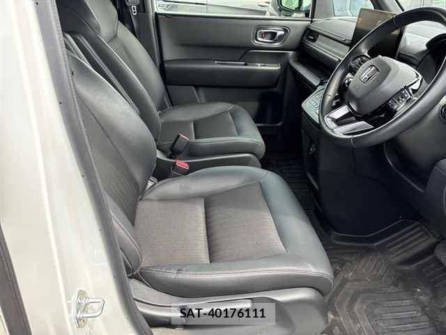 Honda e 2023-03 8648967-4