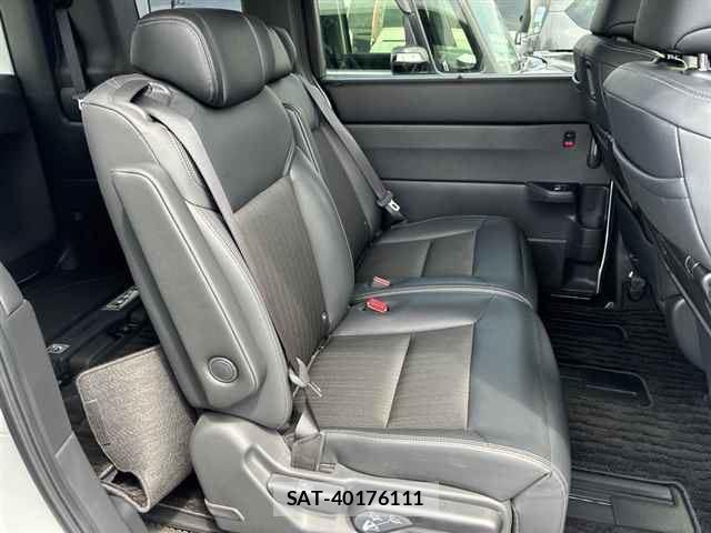 Honda e 2023-03 8648967-5