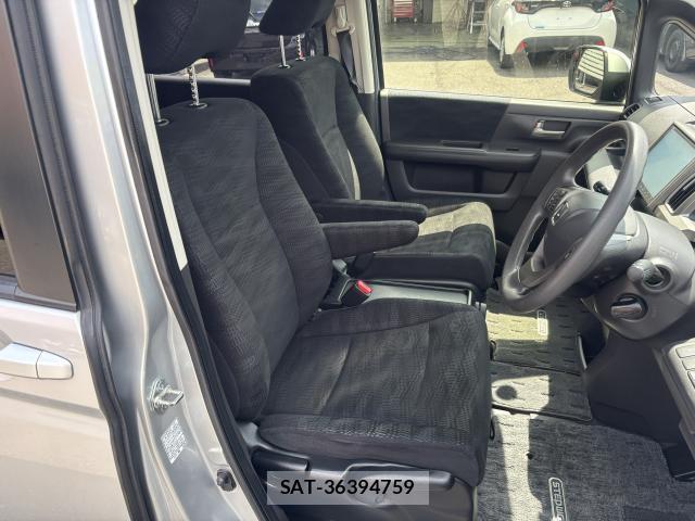 Honda e 2014-05 8649752-11