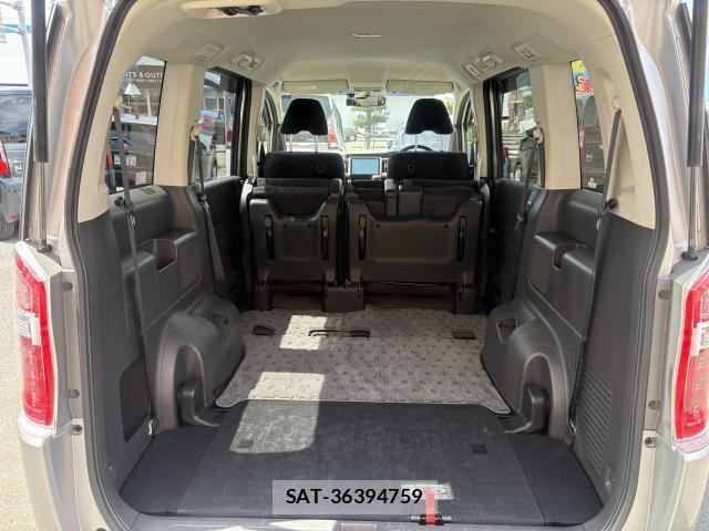 Honda e 2014-05 8649752-14