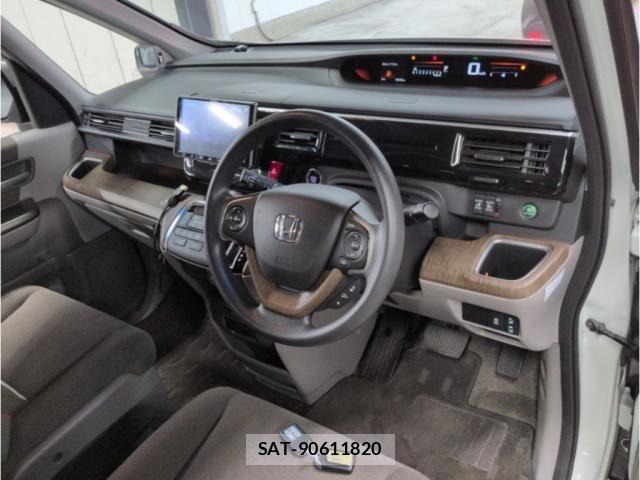 Honda e 2015-07 8650287-2