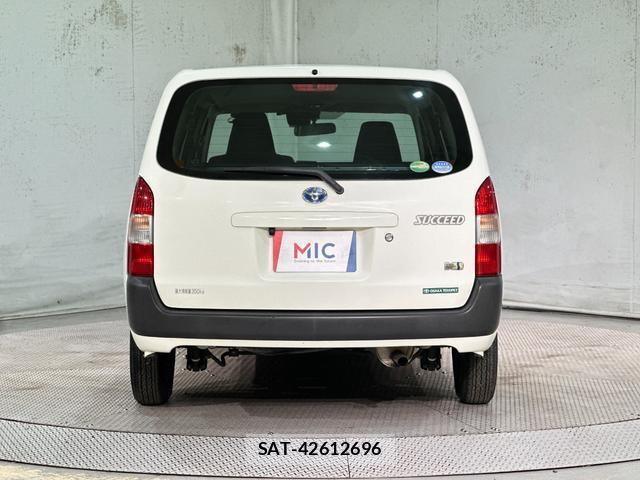 Toyota SUCCEED 2019-06 8653916-17