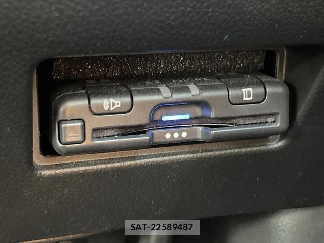 Suzuki SWIFT 2021-12 8649957-6