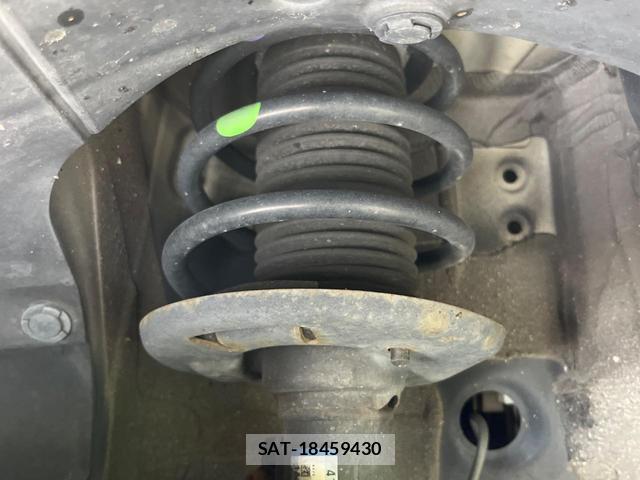 Suzuki SWIFT 2017-06 8648341-18