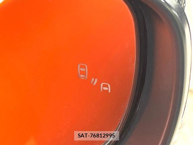Suzuki SWIFT 2022-07 8648575-5