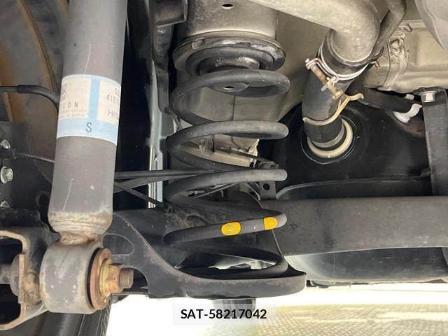 Suzuki SWIFT 2016-04 8652992-19