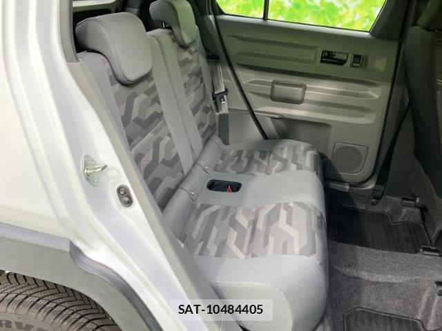 Daihatsu TAFT 2021-06 8653773-4