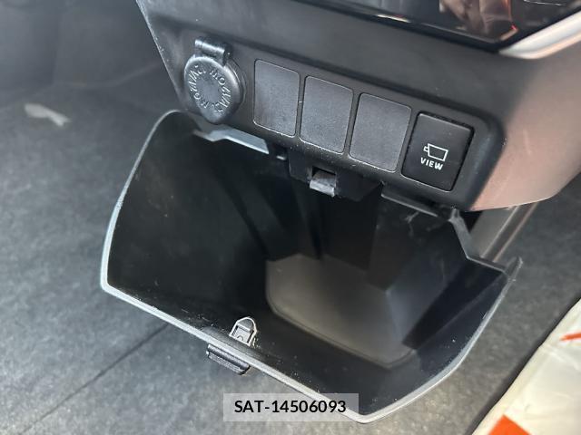 Toyota TANK 2017-03 8649480-13