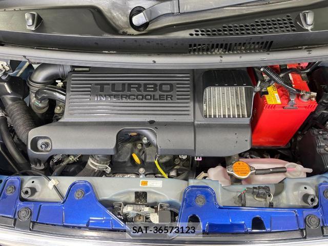 Daihatsu TANTO 2019-04 8646756-18
