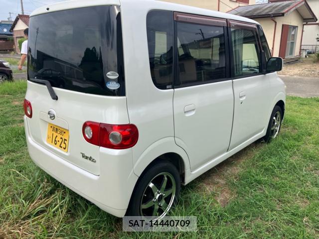 Daihatsu TANTO 2007-09 8648372-1