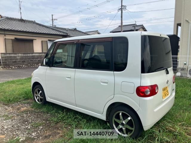 Daihatsu TANTO 2007-09 8648372-13