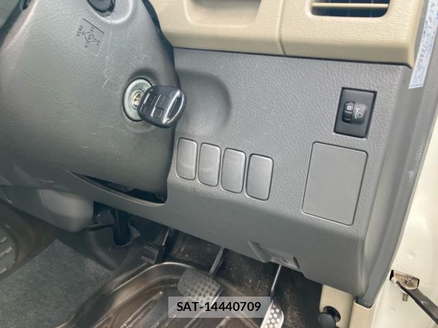 Daihatsu TANTO 2007-09 8648372-15