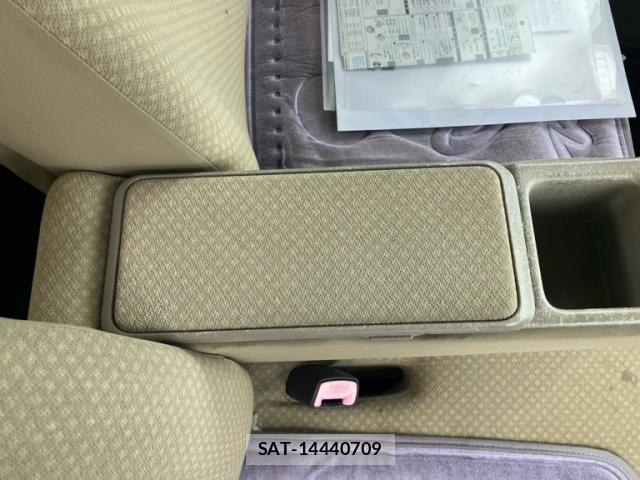 Daihatsu TANTO 2007-09 8648372-17