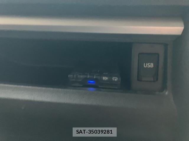 Daihatsu TANTO 2013-10 8648416-17