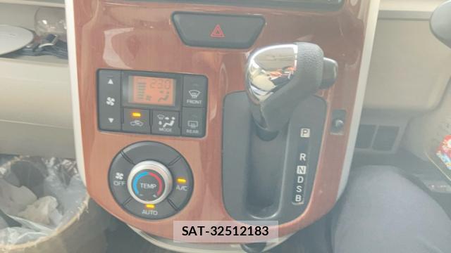 Daihatsu TANTO 2014-03 8649330-14