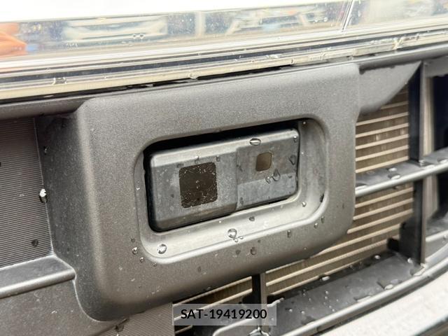 Daihatsu TANTO 2013-11 8649939-8