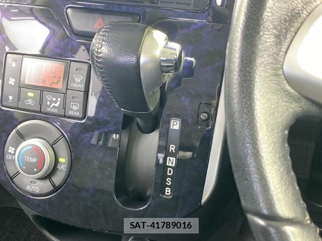 Daihatsu TANTO 2016-12 8650807-17