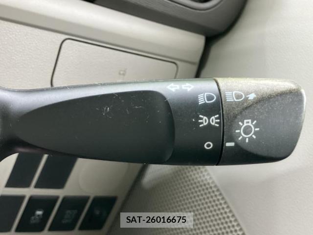 Daihatsu TANTO 2016-02 8651158-13