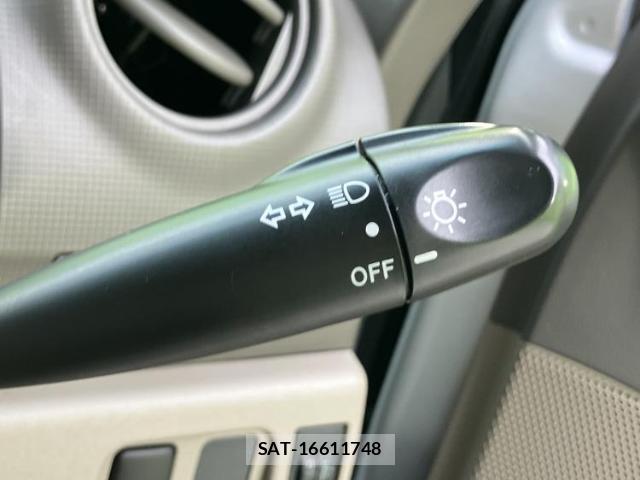 Daihatsu TANTO 2013-08 8651171-11