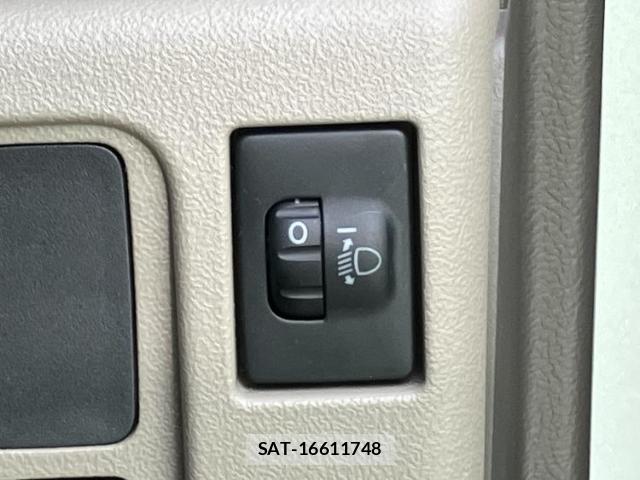Daihatsu TANTO 2013-08 8651171-14