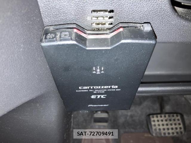 Daihatsu TANTO 2013-12 8653753-17