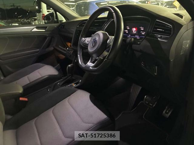 VolksWagen TIGUAN 2019-08 8647024-3