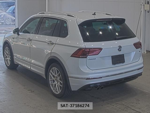 VolksWagen TIGUAN 2017-08 8649025-1