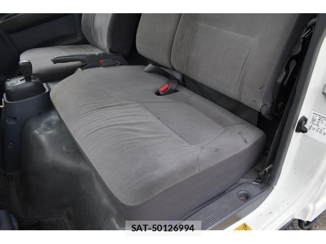 Mazda TITAN 2013-01 8647330-11