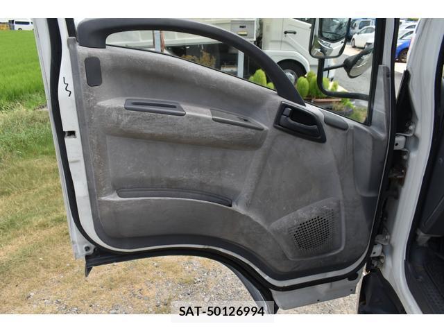 Mazda TITAN 2013-01 8647330-14