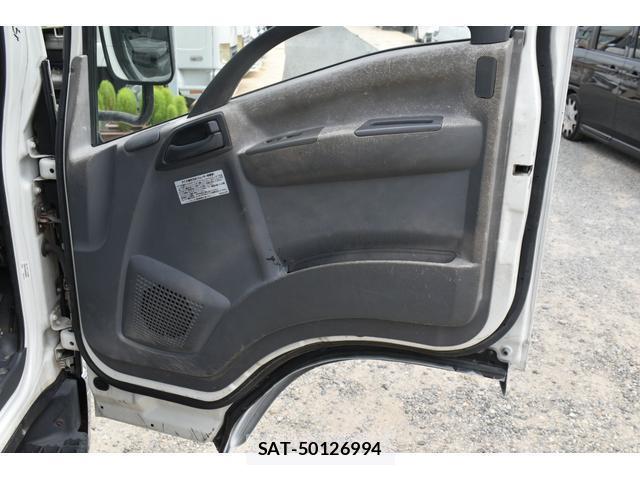Mazda TITAN 2013-01 8647330-15