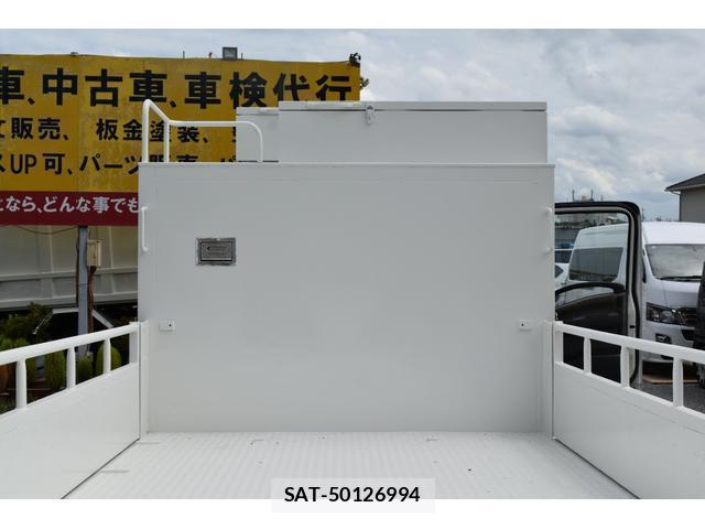 Mazda TITAN 2013-01 8647330-6