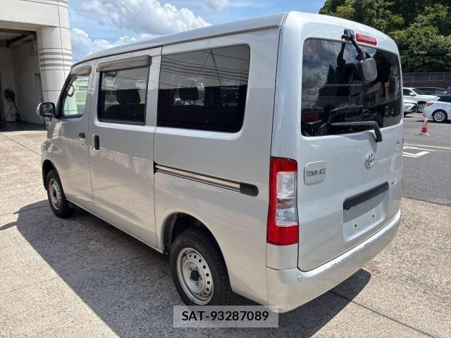 Toyota TOWNACE VAN 2021-08 8652197-3