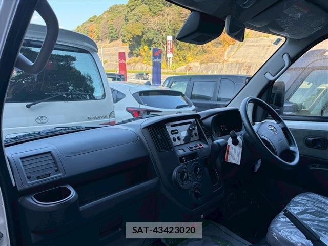 Toyota TOWNACE VAN 2025-09 8652512-18